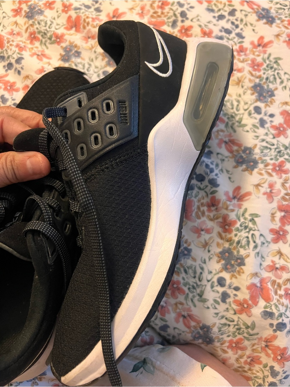Nike Air Max Bella TR 4 Black and white training/ Running Shoes - Picture 9 of 13
